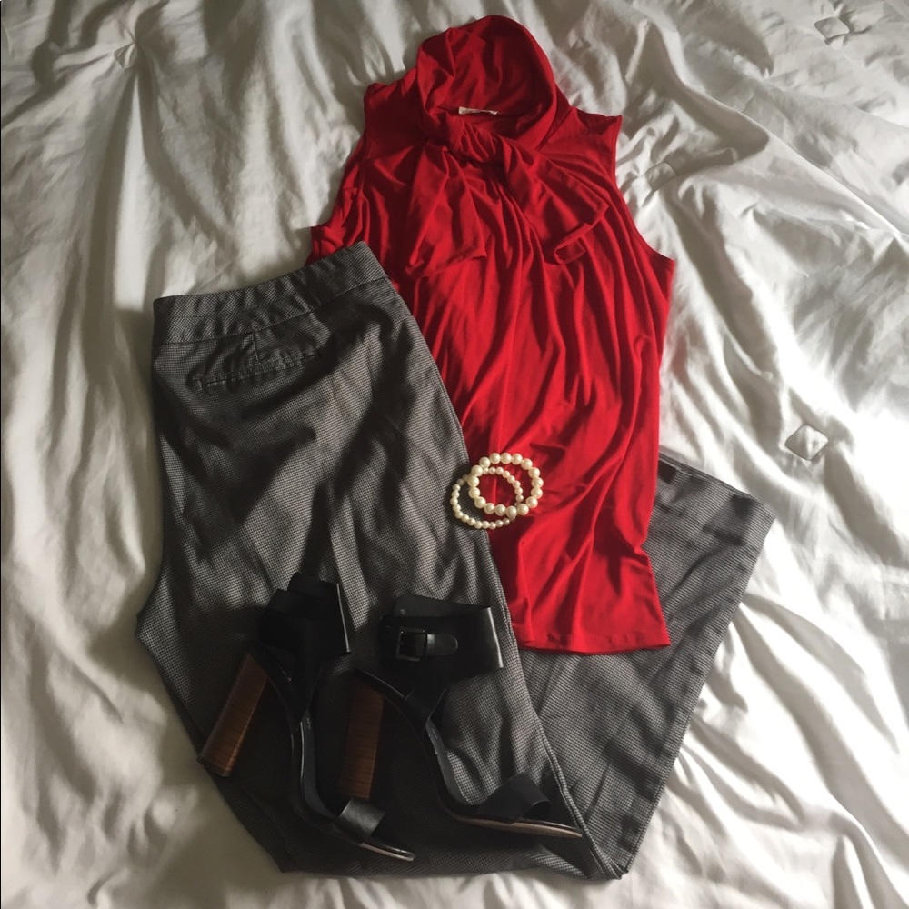 EUC Adorable black/white patterned dress pants